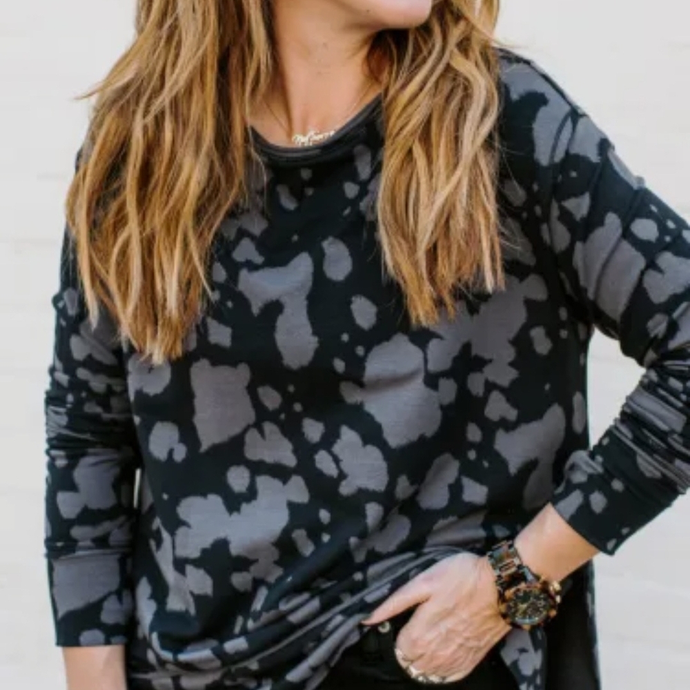 Chic Black and Gray Women's Long Sleeve Top